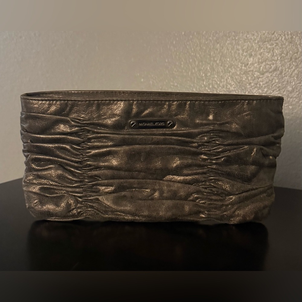 Michael Kors Metallic Ruched Clutch Silver Leather Evening Wristlet Purse - Picture 2 of 5